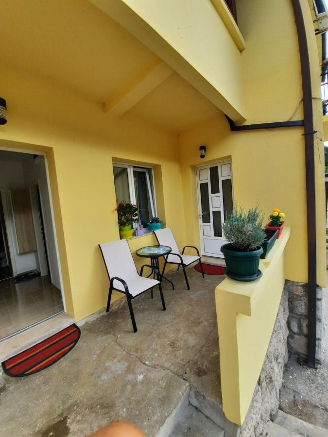 Apartments Mila Цетине Экстерьер фото